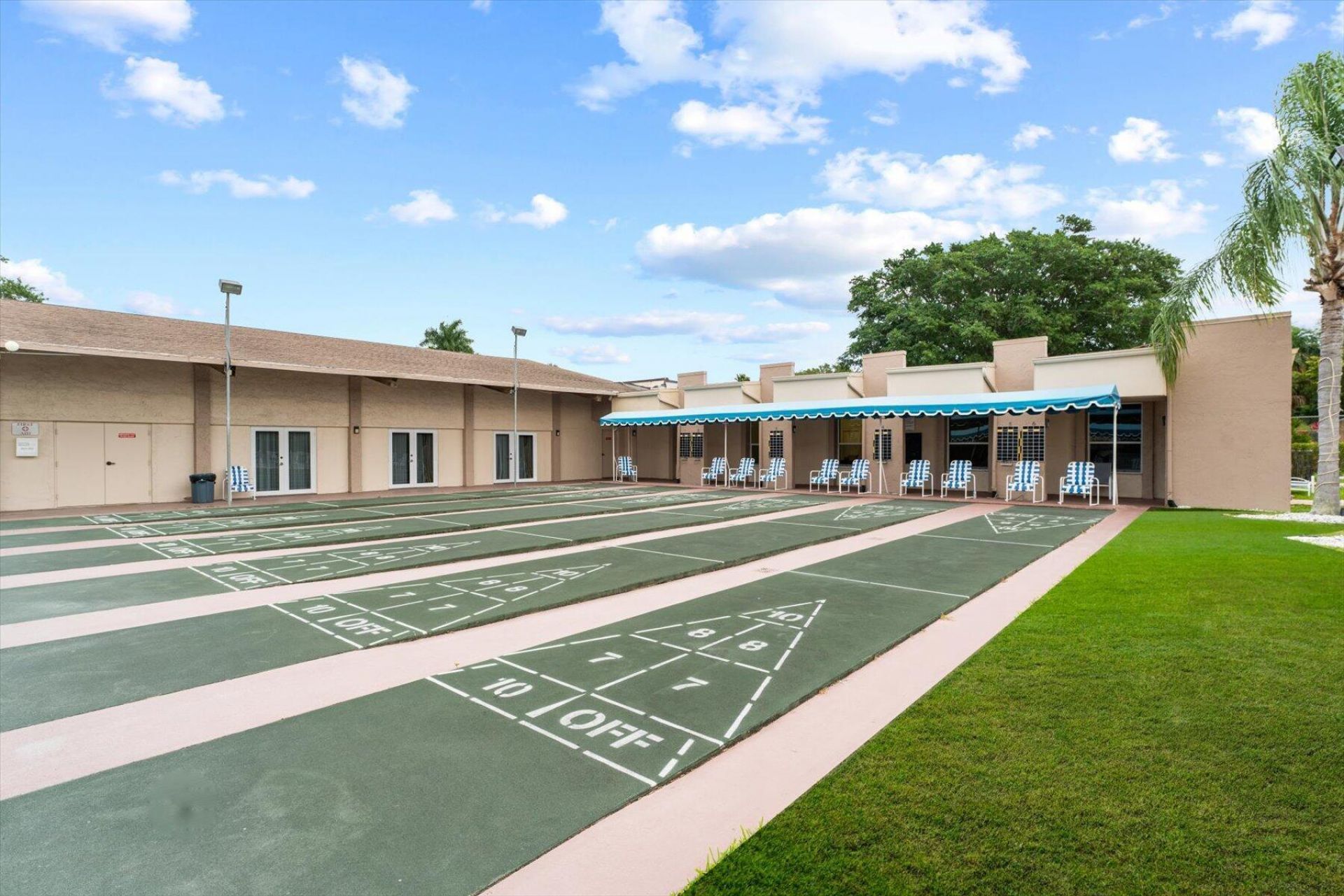 719 Lori Drive, Unit 204, Palm Springs, FL 33461 Photo