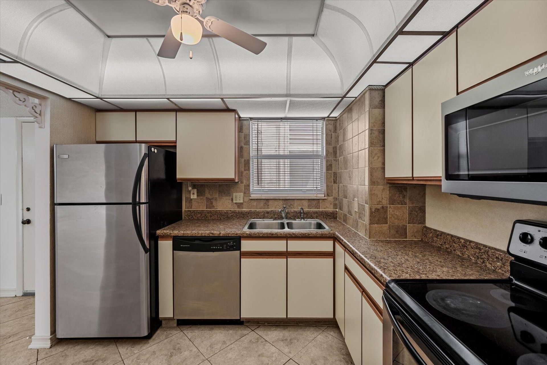 719 Lori Drive, Unit 204, Palm Springs, FL 33461 Photo