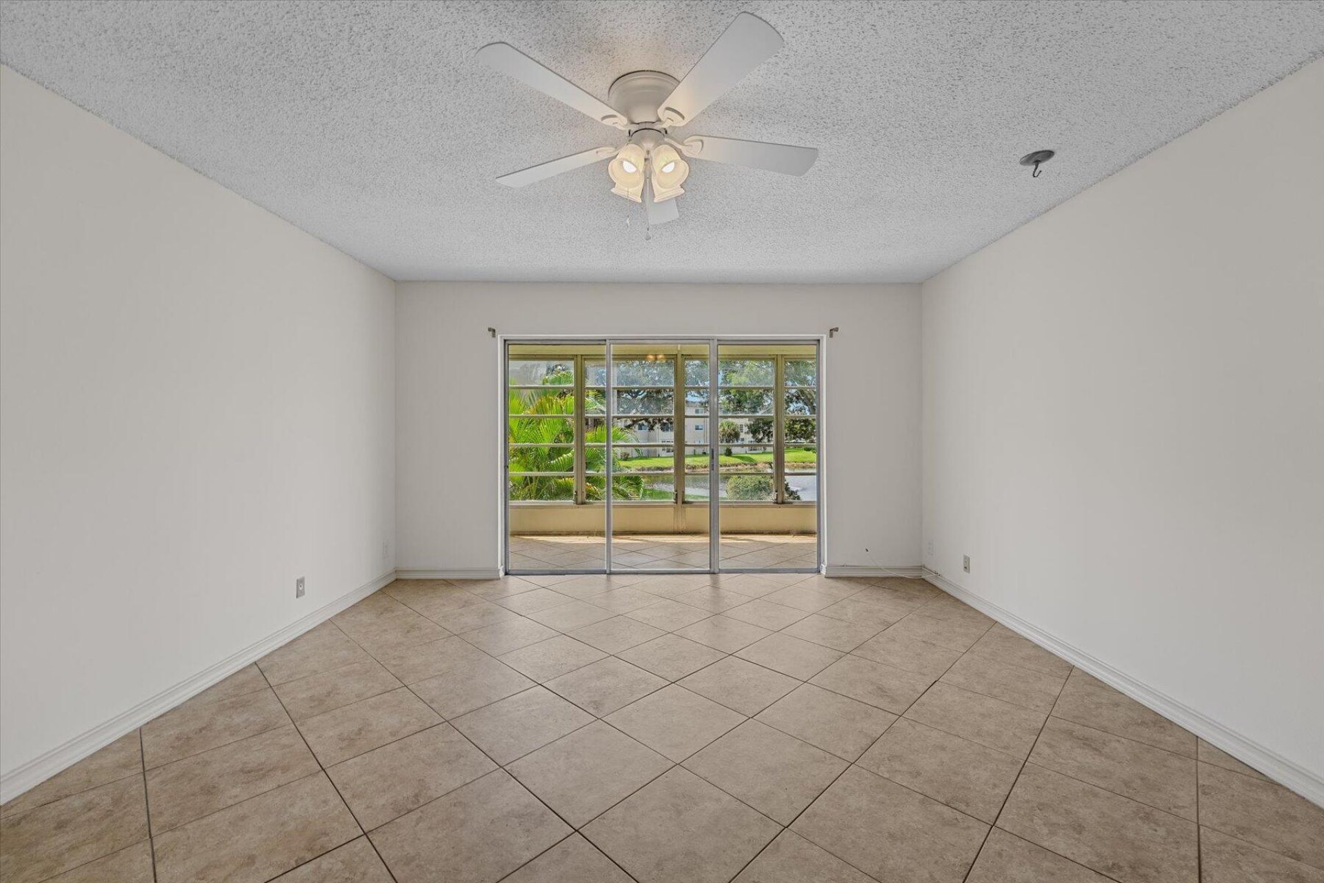 719 Lori Drive, Unit 204, Palm Springs, FL 33461 Photo