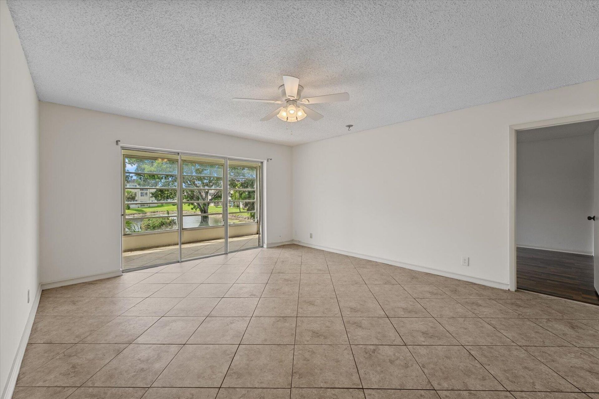 719 Lori Drive, Unit 204, Palm Springs, FL 33461 Photo