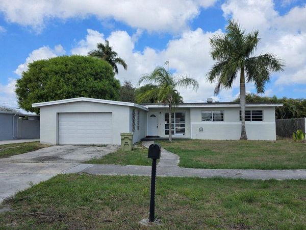 328 Ponte Vedra Road, Palm Springs, FL 33461