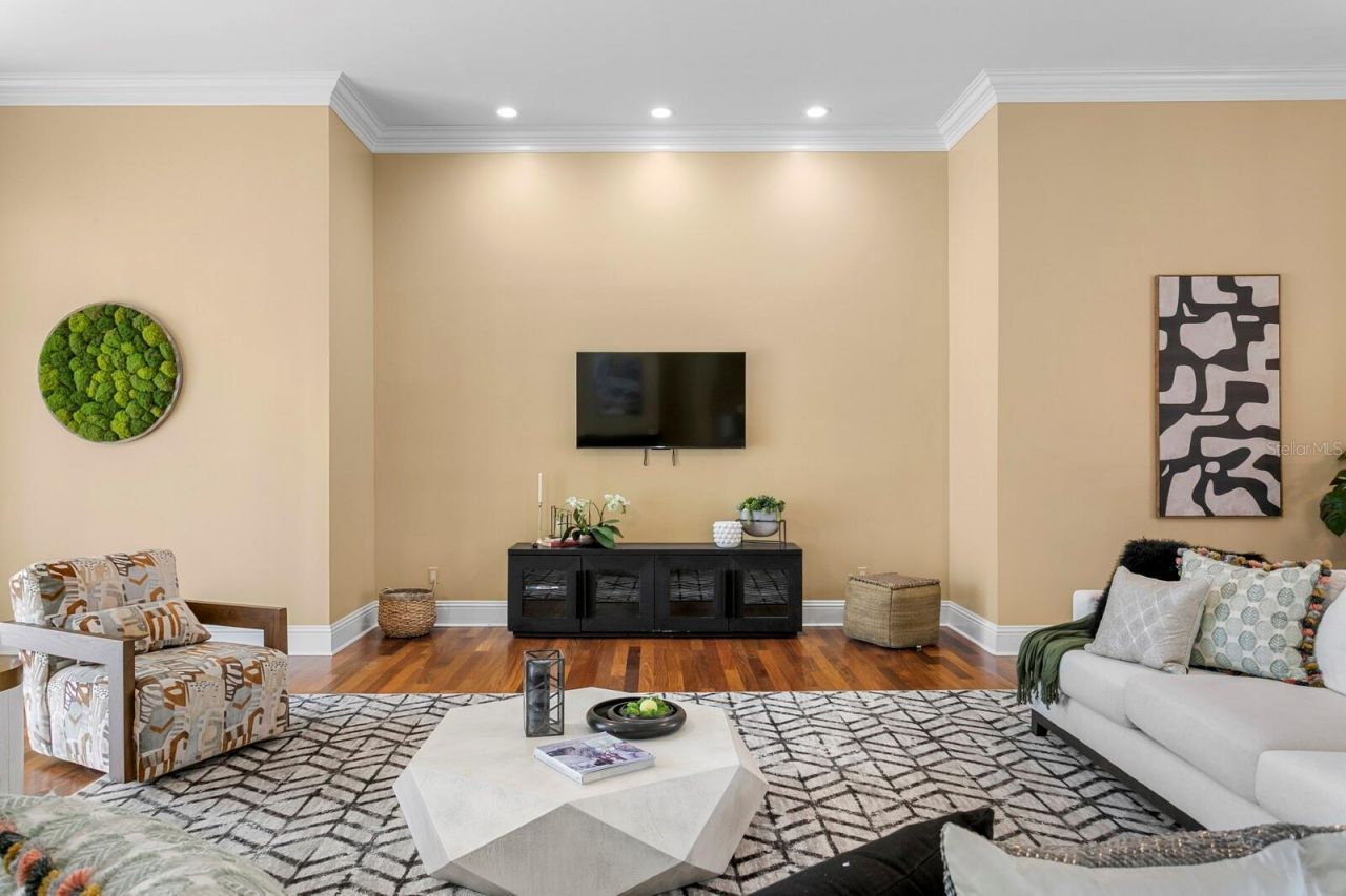 16504 Avila Boulevard, Tampa, FL 33613 Photo