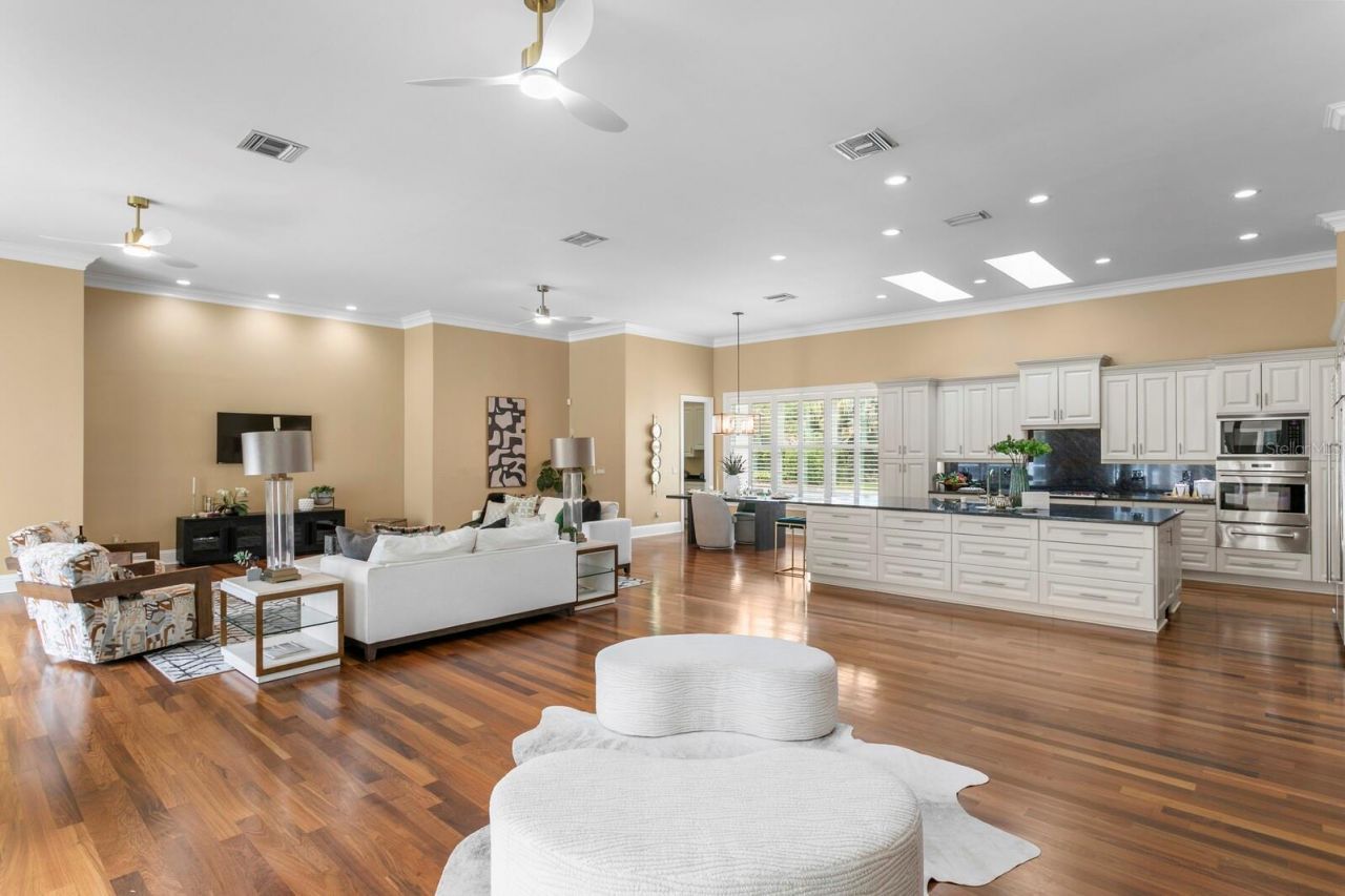 16504 Avila Boulevard, Tampa, FL 33613 Photo