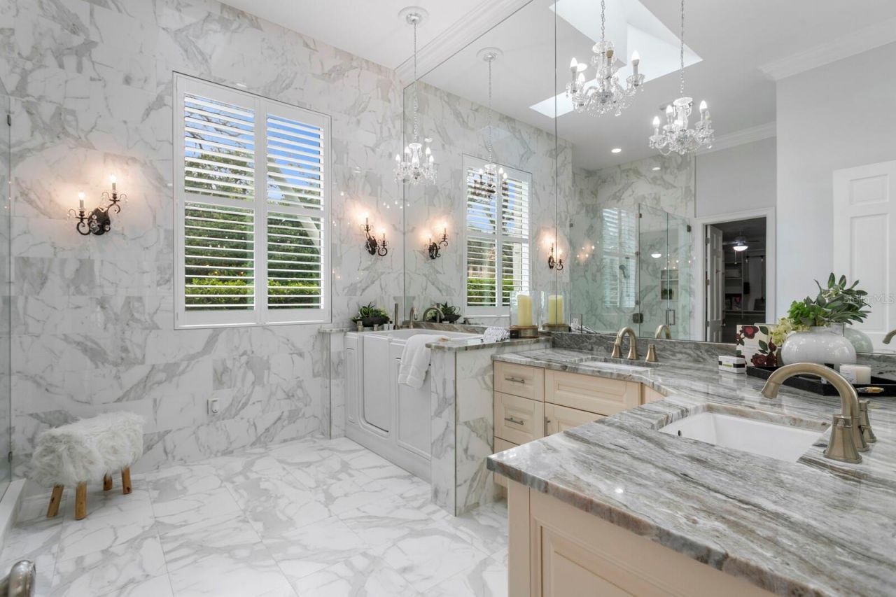 16504 Avila Boulevard, Tampa, FL 33613 Photo