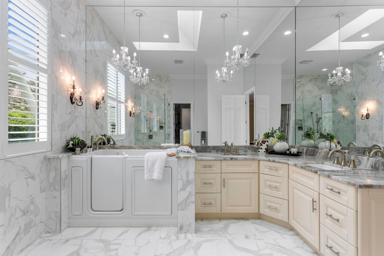 16504 Avila Boulevard, Tampa, FL 33613 Photo