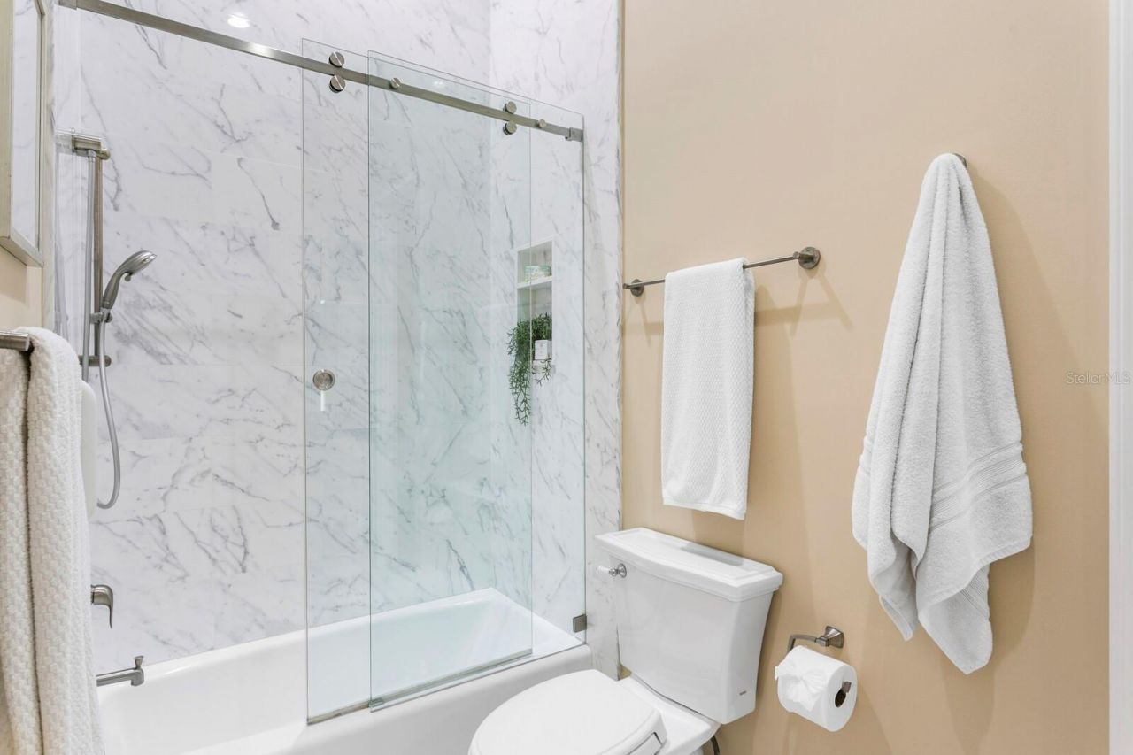 16504 Avila Boulevard, Tampa, FL 33613 Photo