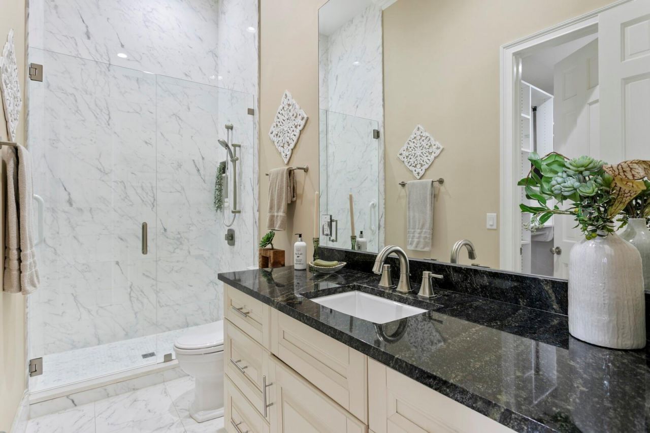 16504 Avila Boulevard, Tampa, FL 33613 Photo