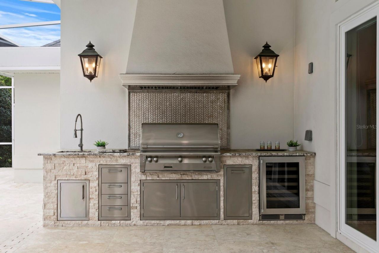 16504 Avila Boulevard, Tampa, FL 33613 Photo