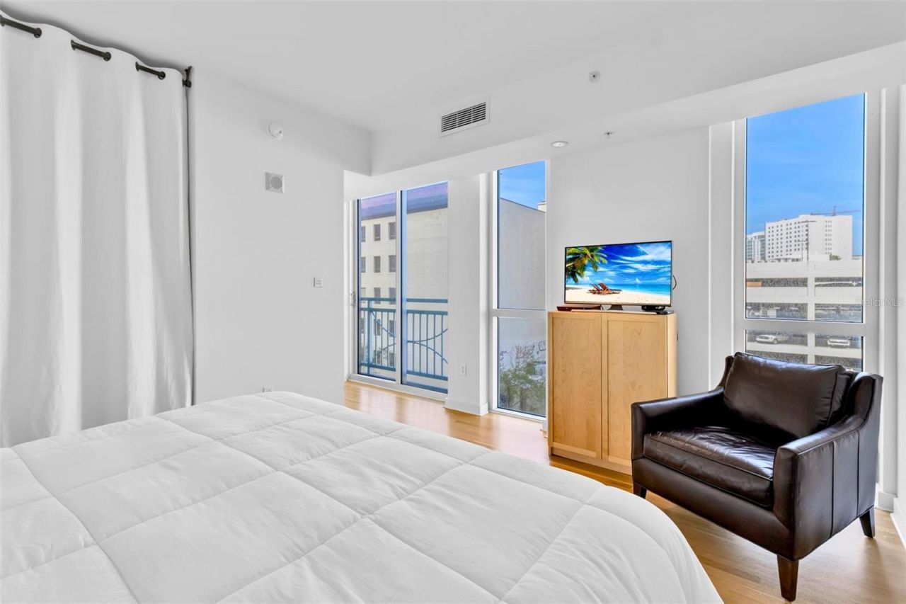 1350 Main Street, Unit 502, Sarasota, FL 34236 Photo