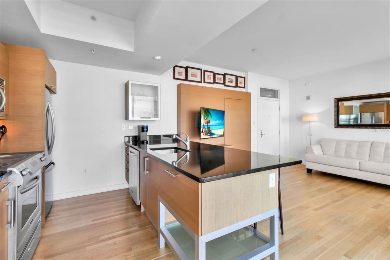 1350 Main Street, Unit 502, Sarasota, FL 34236 Photo