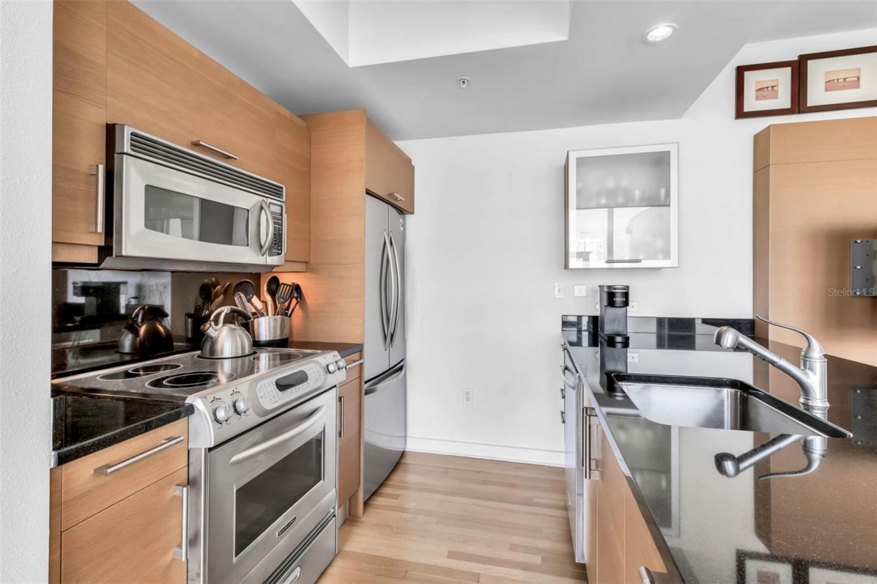 1350 Main Street, Unit 502, Sarasota, FL 34236 Photo