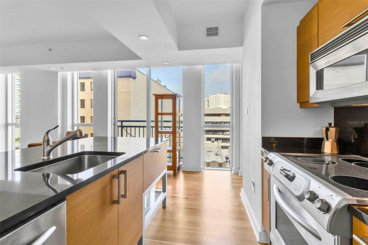 1350 Main Street, Unit 502, Sarasota, FL 34236 Photo