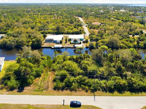 594 MCDILL DRIVE , PORT CHARLOTTE, FL 33953