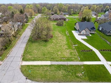 D Rochester Rd, Rochester Hills, MI 48307