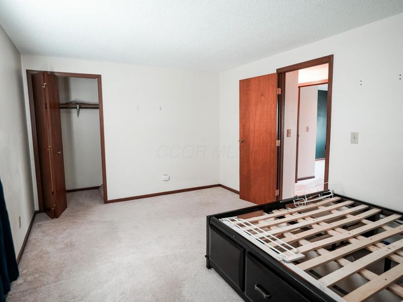 5746 Kendrick Drive , Galloway, OH 43119 Photo 11