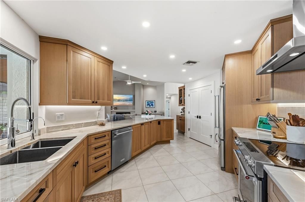 4724 Riverside Dr, Estero, FL 33928 Photo
