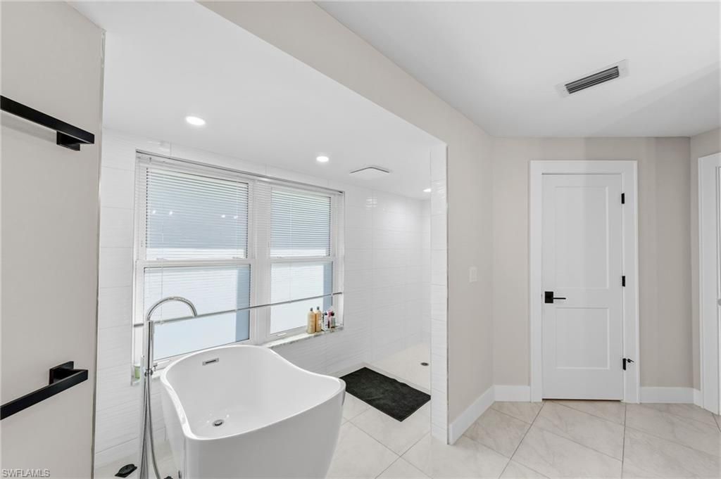 4724 Riverside Dr, Estero, FL 33928 Photo