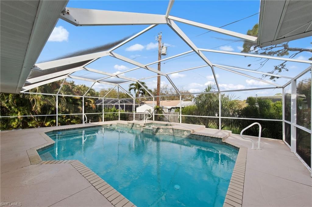 4724 Riverside Dr, Estero, FL 33928 Photo