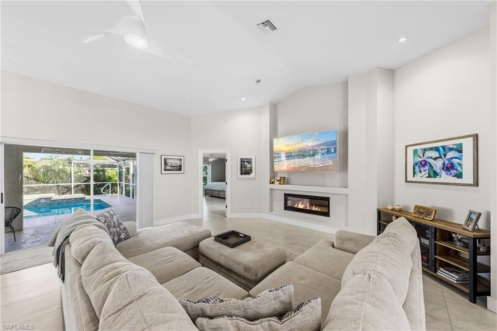 4724 Riverside Dr, Estero, FL 33928 Photo