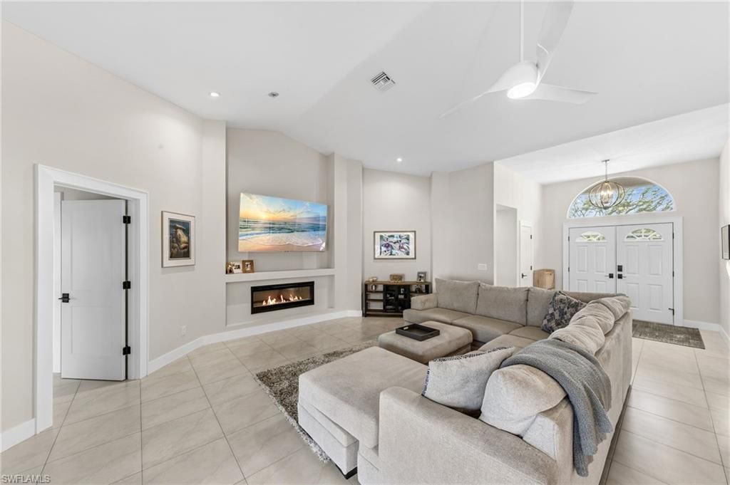 4724 Riverside Dr, Estero, FL 33928 Photo