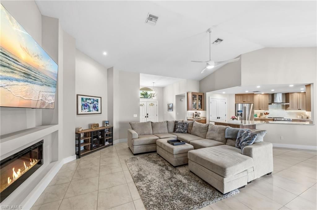 4724 Riverside Dr, Estero, FL 33928 Photo