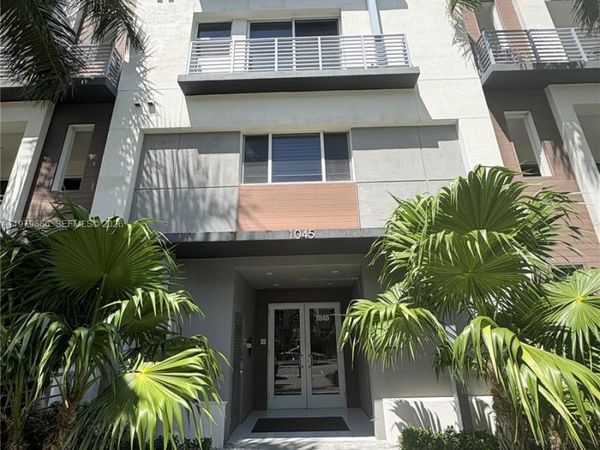 1045 NE 18th Ave, Unit 304, Fort Lauderdale, FL 33304