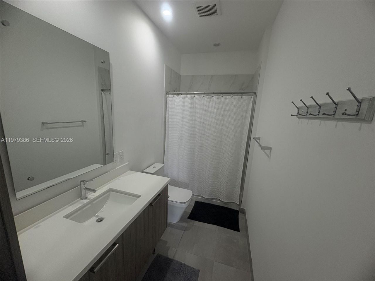 1045 NE 18th Ave, Unit 304, Fort Lauderdale, FL 33304 Photo