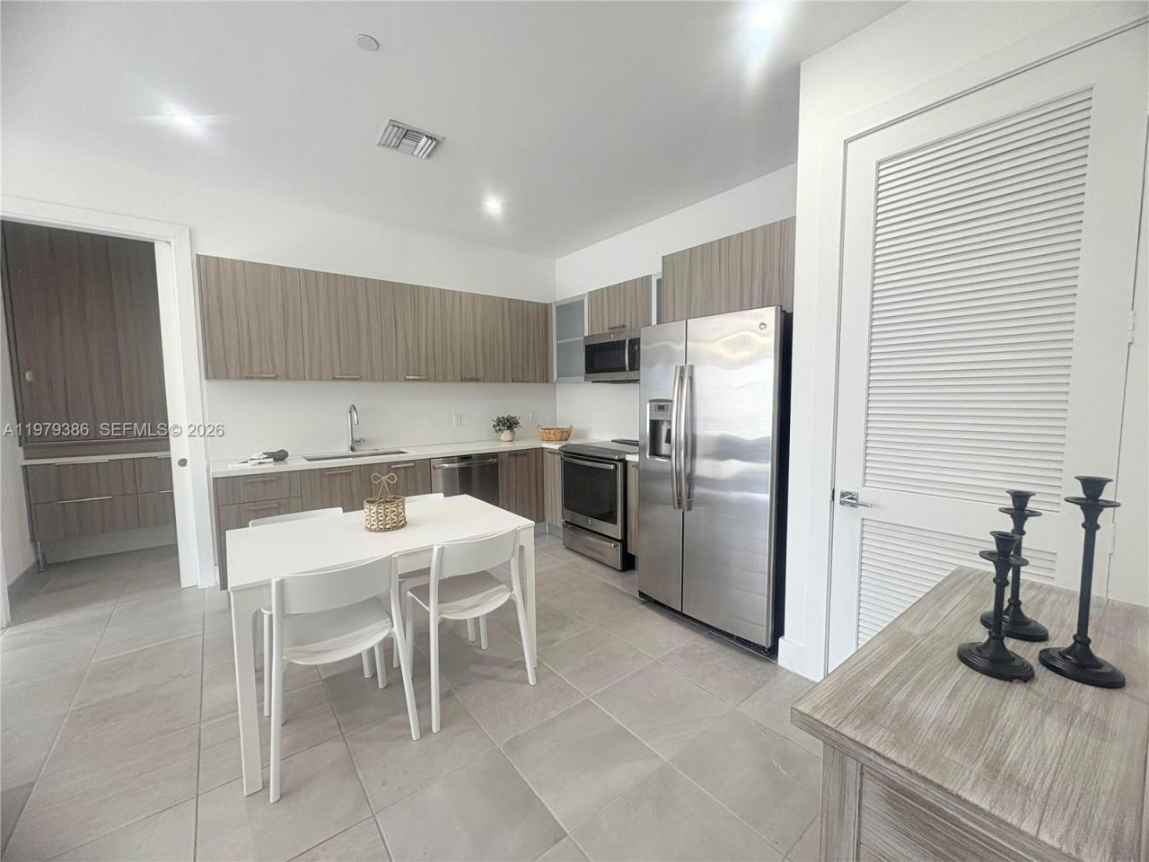 1045 NE 18th Ave, Unit 304, Fort Lauderdale, FL 33304 Photo