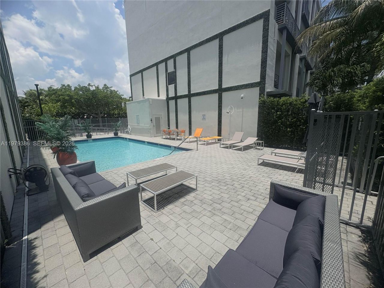 1045 NE 18th Ave, Unit 304, Fort Lauderdale, FL 33304 Photo