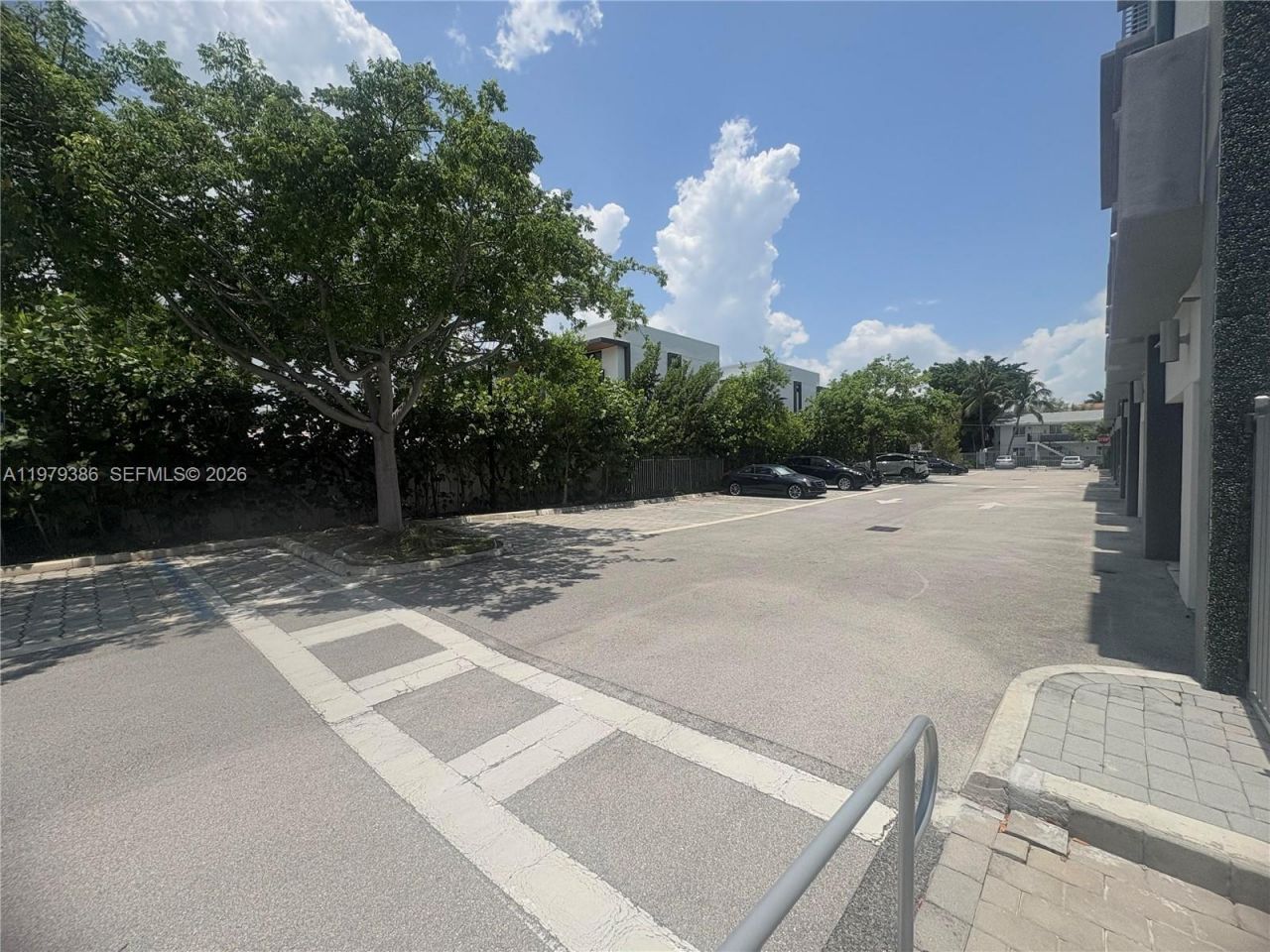 1045 NE 18th Ave, Unit 304, Fort Lauderdale, FL 33304 Photo