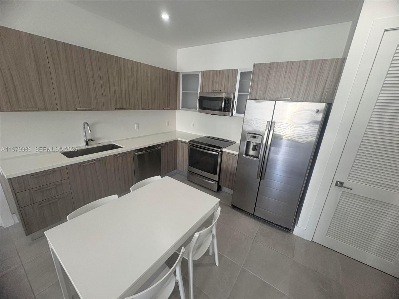 1045 NE 18th Ave, Unit 304, Fort Lauderdale, FL 33304 Photo