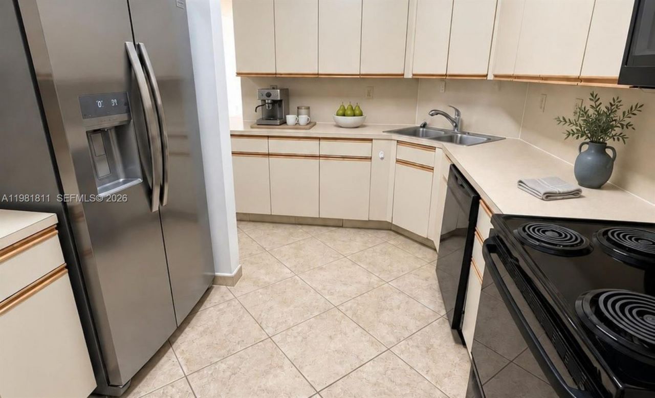 8816 Collins Ave, Unit 105, Surfside, FL 33154 Photo