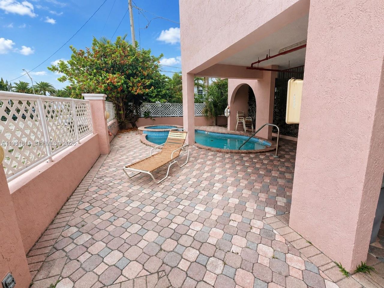 8816 Collins Ave, Unit 105, Surfside, FL 33154 Photo