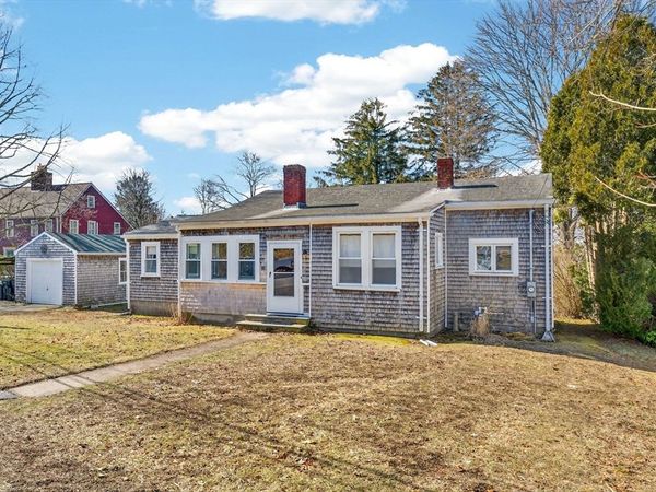 18 Wilson St, Dartmouth, MA 02748