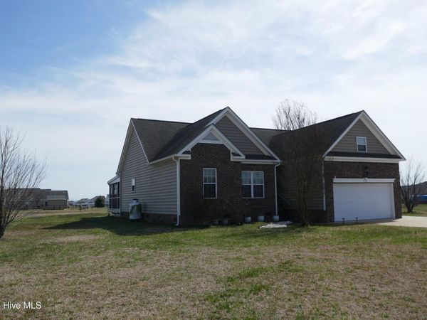 606 Trotman Road, Shawboro, NC 27973