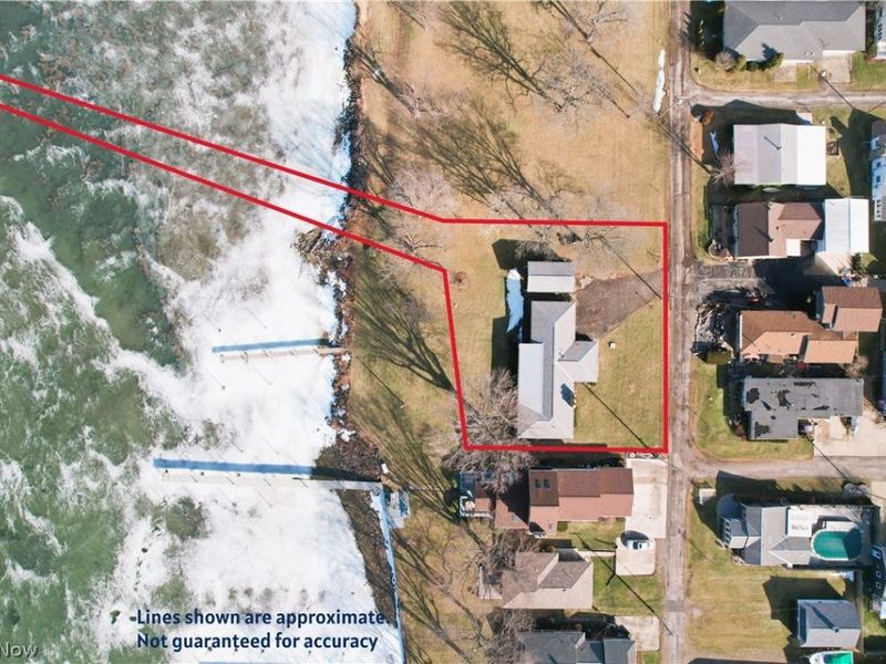 7631 E Downend Drive, Lakeside Marblehead, OH 43440 Photo 2