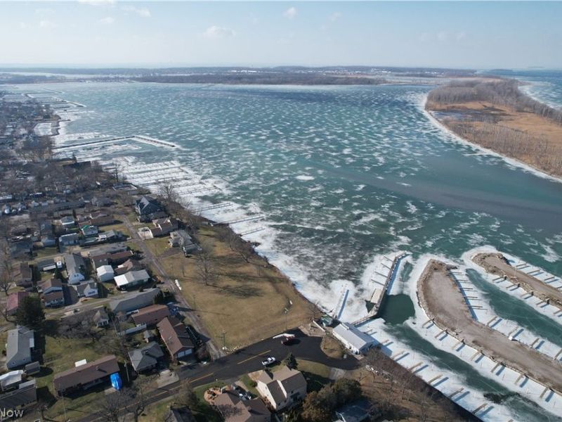 7631 E Downend Drive, Lakeside Marblehead, OH 43440 Photo 8