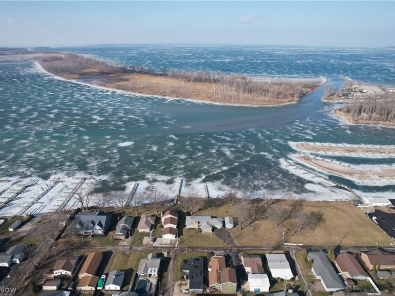 7631 E Downend Drive, Lakeside Marblehead, OH 43440 Photo 9