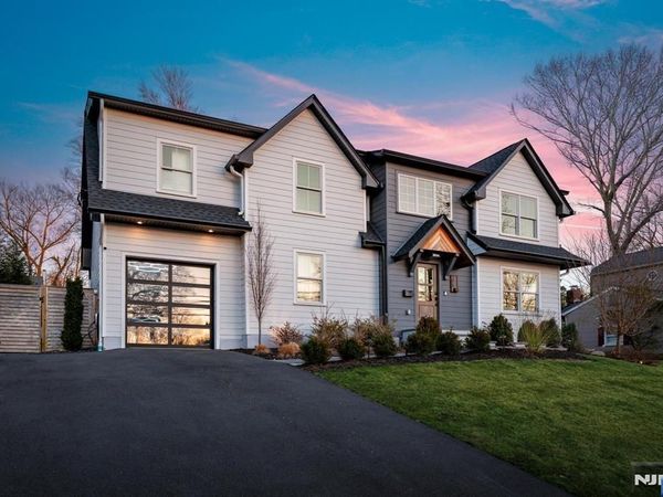 395 Colonial Boulevard, Twp of Washington, NJ 07676