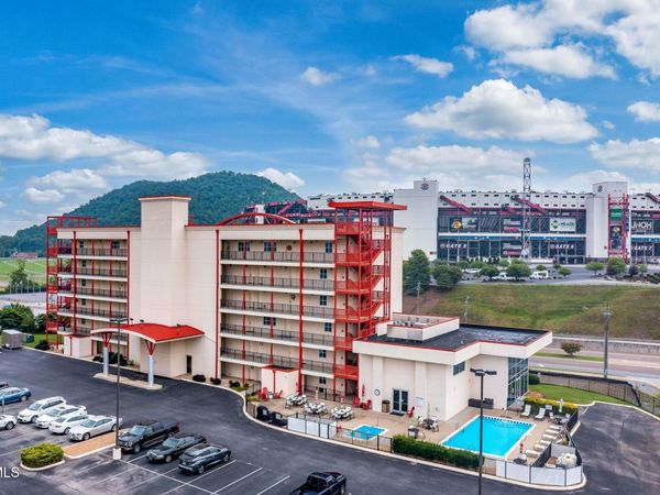 210 Raceday Center Drive, Unit 1105, Bristol, TN 37620