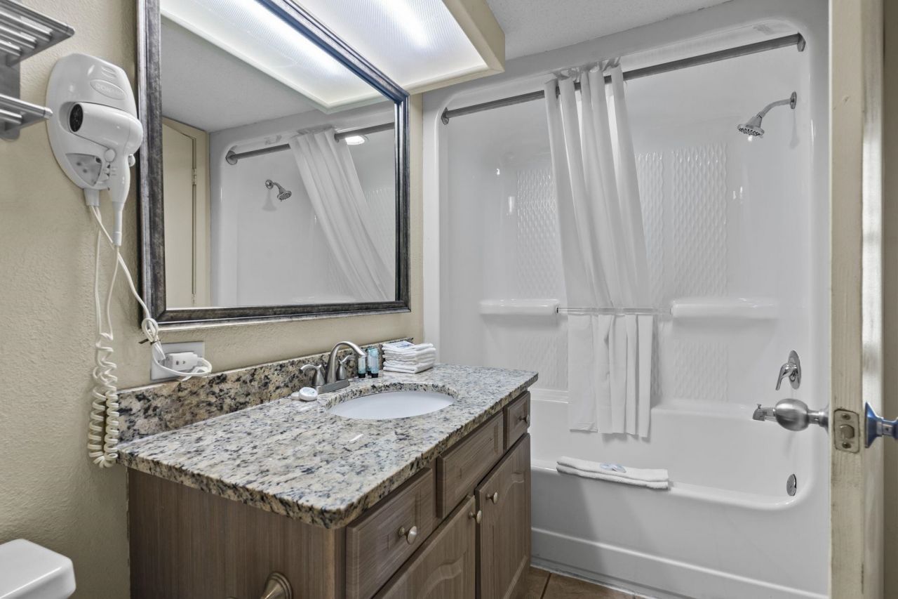 1700 N Ocean Blvd. Photo 11