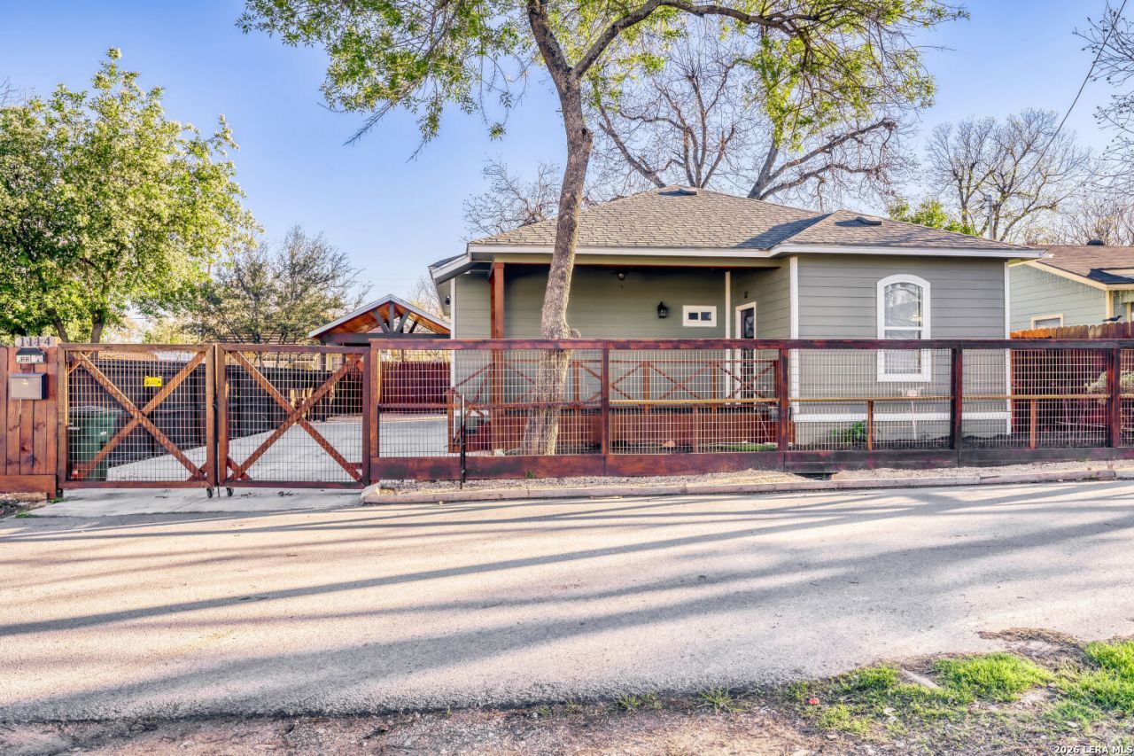 1114 W Myrtle, San Antonio, TX 78201 Main Photo