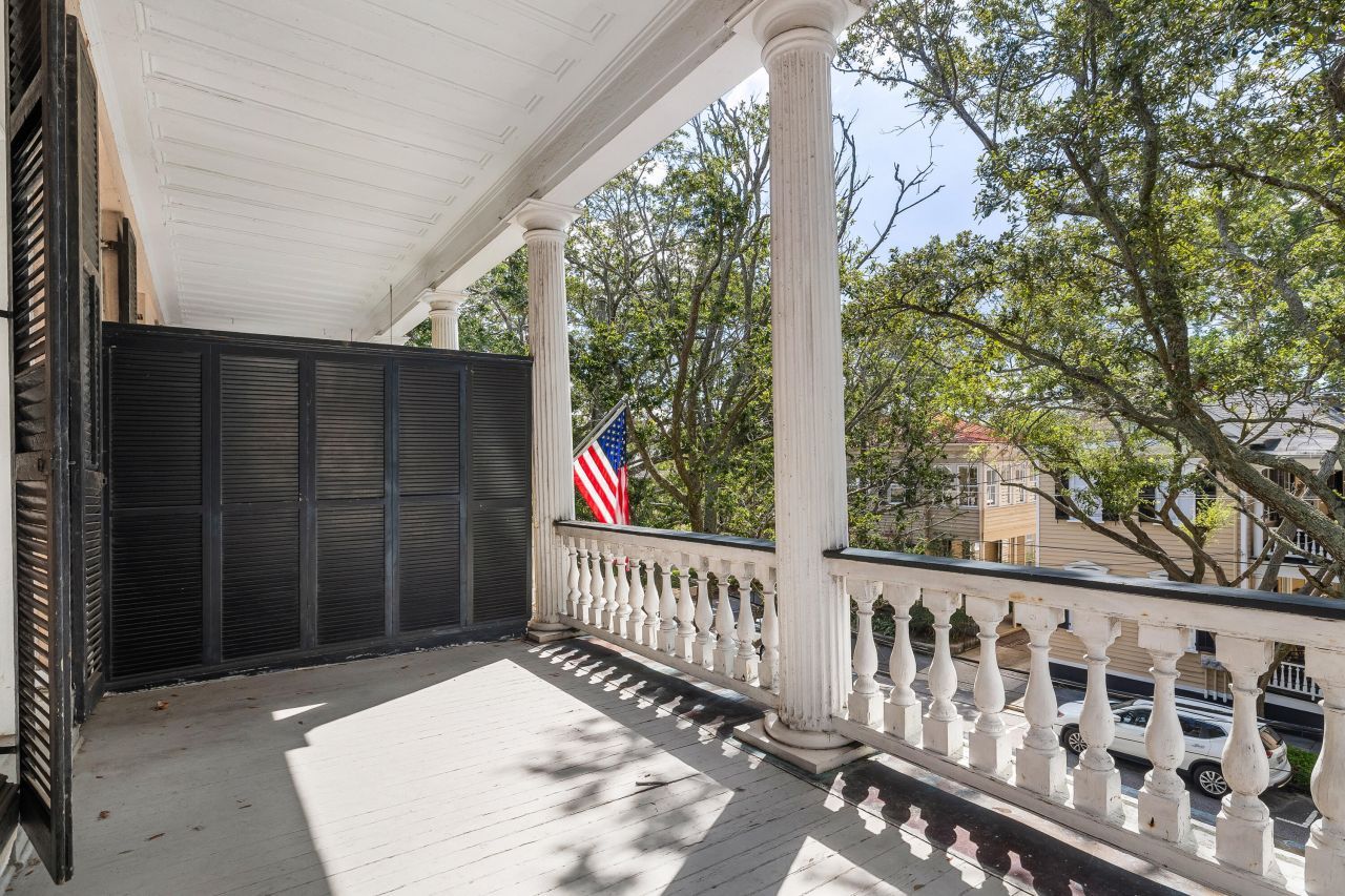 128 Wentworth Street Photo 16