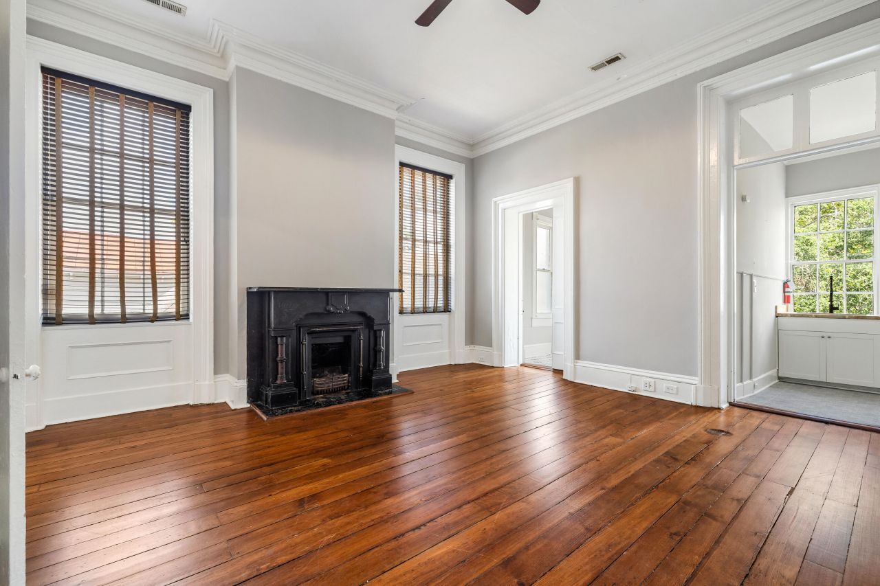 128 Wentworth Street Photo 20