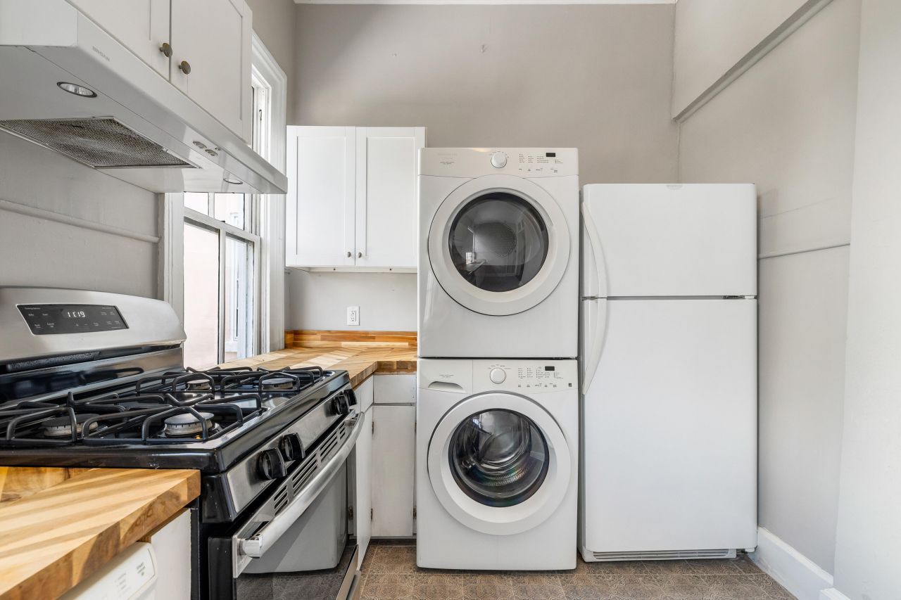 128 Wentworth Street Photo 23