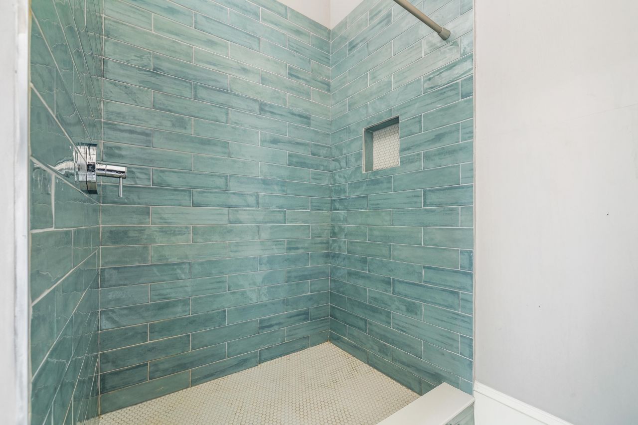 128 Wentworth Street Photo 26