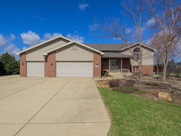9390 W 156th Place, Lowell, IN 46356