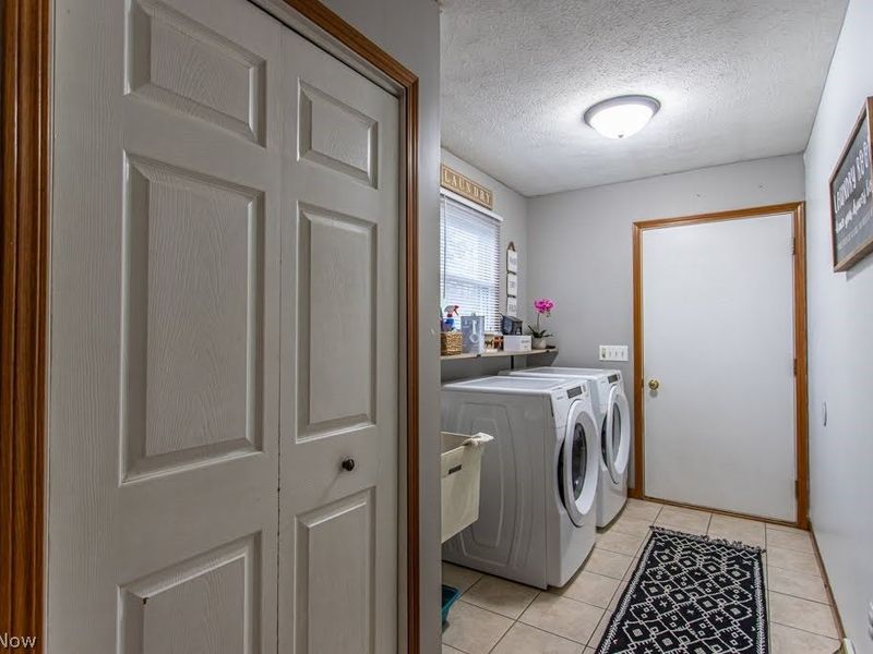 2218 Crestmont Drive, Girard, OH 44420 Photo 16