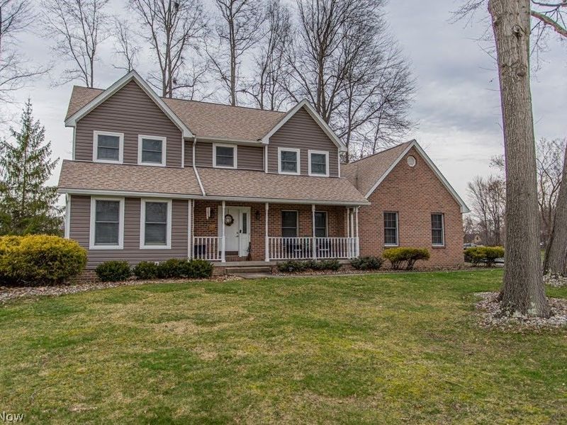 2218 Crestmont Drive, Girard, OH 44420 Photo 2