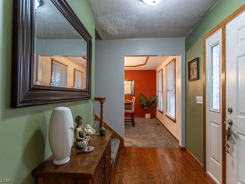 2218 Crestmont Drive, Girard, OH 44420 Photo 9